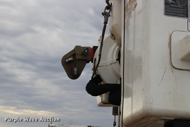 image for item DE8786 2013 Freightliner M2 106 bucket truck