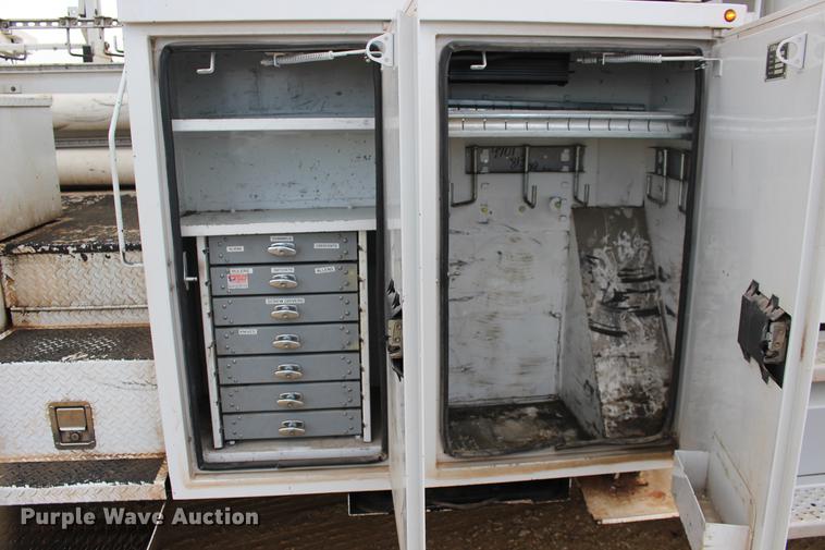 image for item DE8786 2013 Freightliner M2 106 bucket truck