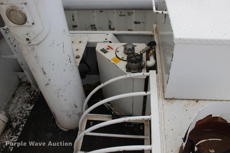 image for item DE8786 2013 Freightliner M2 106 bucket truck