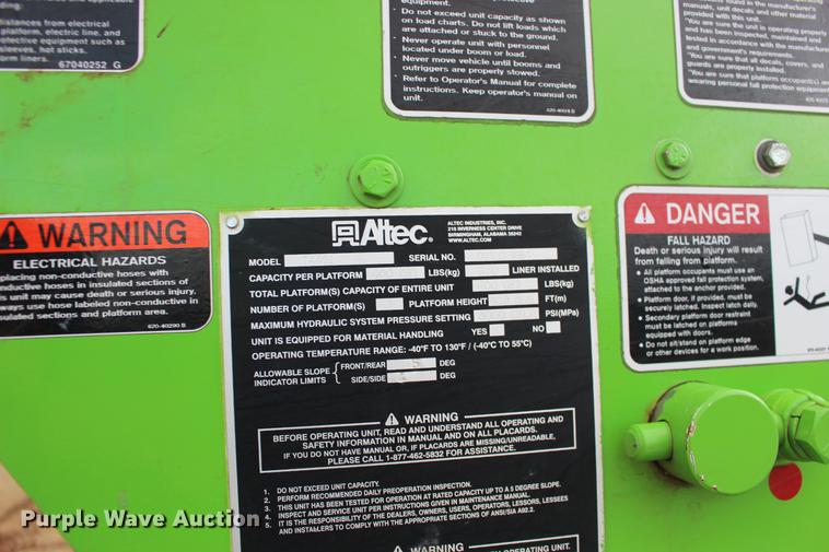 image for item DE8786 2013 Freightliner M2 106 bucket truck