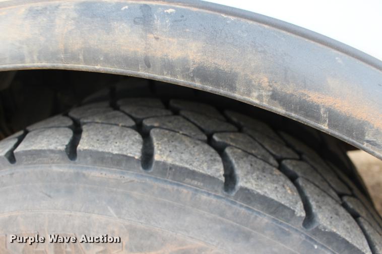 image for item DE8786 2013 Freightliner M2 106 bucket truck