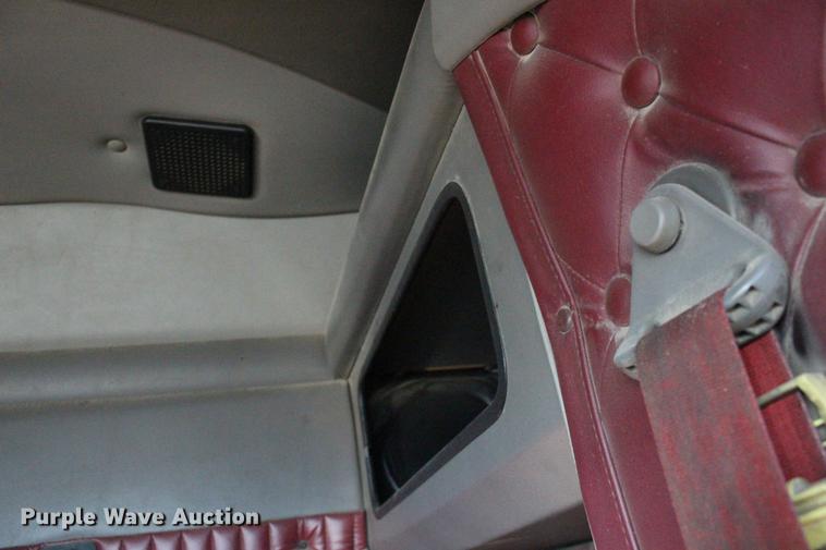 image for item DE8798 2007 Kenworth T600B semi truck