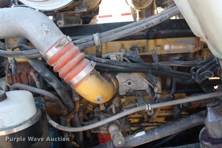 image for item DE8798 2007 Kenworth T600B semi truck