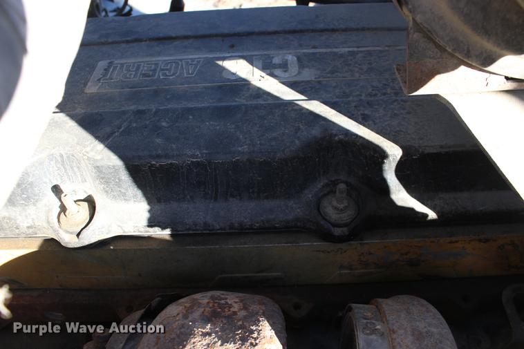 image for item DE8798 2007 Kenworth T600B semi truck