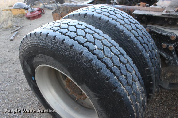 image for item DE8798 2007 Kenworth T600B semi truck