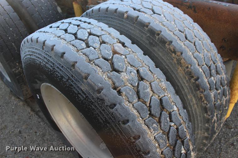 image for item DE8798 2007 Kenworth T600B semi truck