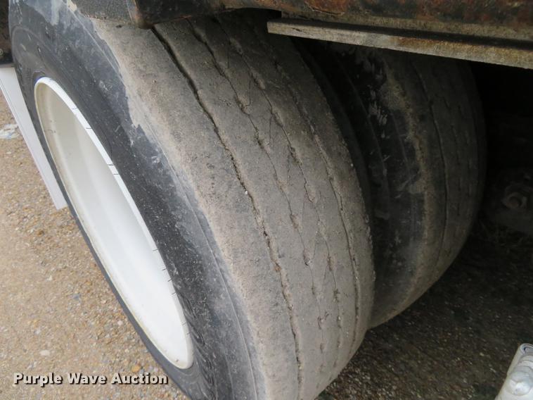 image for item DE8806 2009 Transcraft DTL-2100 drop deck trailer