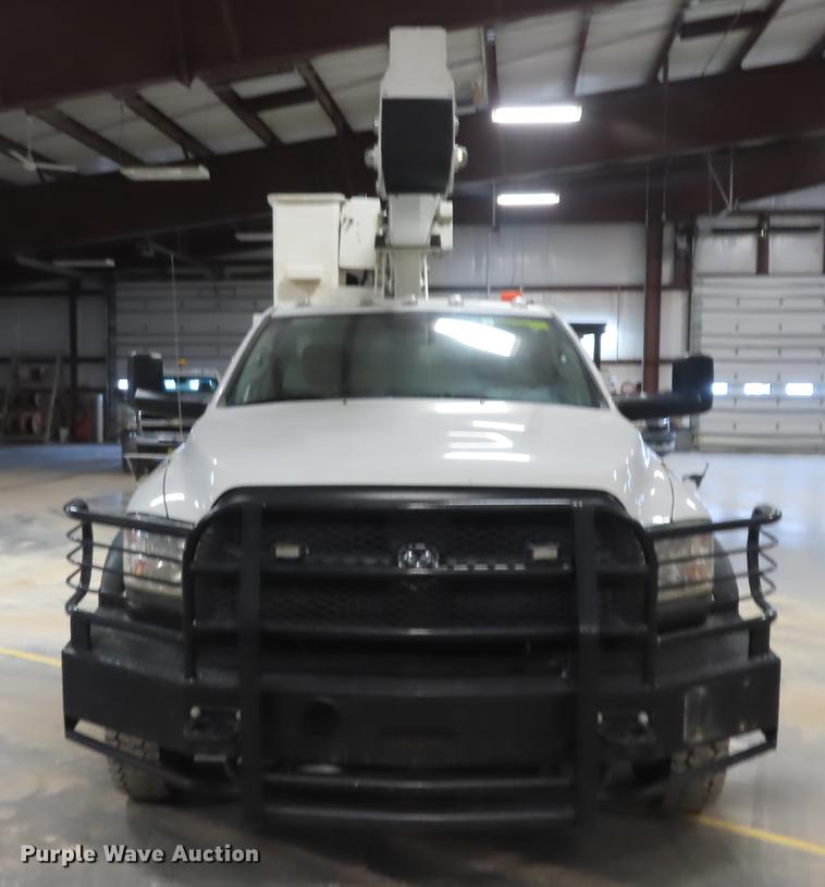 image for item DF1346 2014 Dodge Ram 5500 bucket truck