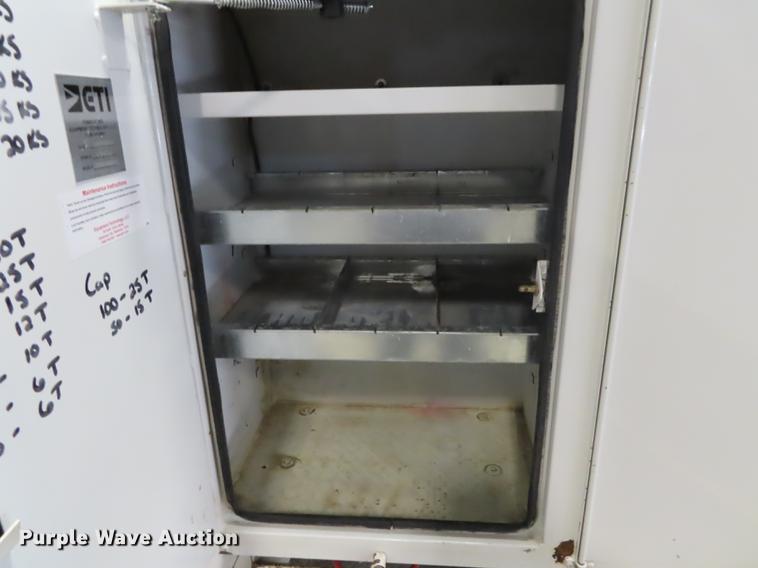 image for item DF1346 2014 Dodge Ram 5500 bucket truck