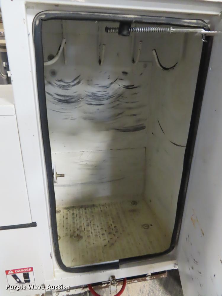 image for item DF1346 2014 Dodge Ram 5500 bucket truck