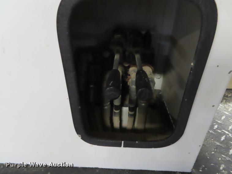 image for item DF1346 2014 Dodge Ram 5500 bucket truck