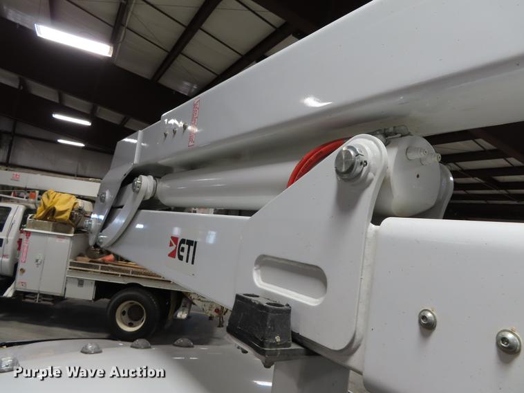 image for item DF1346 2014 Dodge Ram 5500 bucket truck