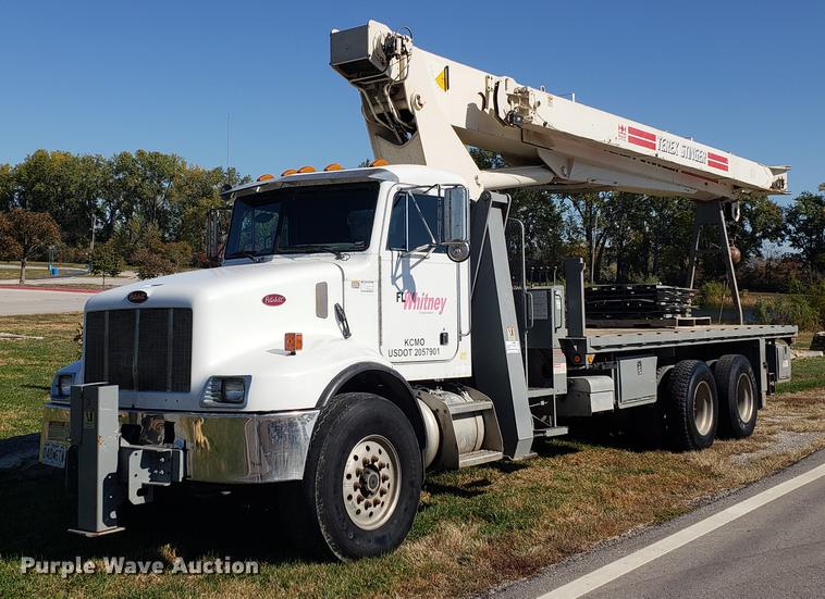 image for item DF2487 2002 Peterbilt 330 crane truck
