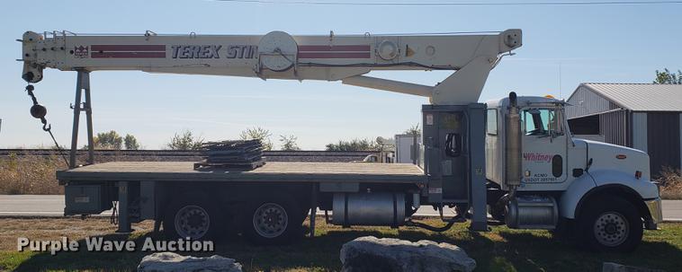 image for item DF2487 2002 Peterbilt 330 crane truck