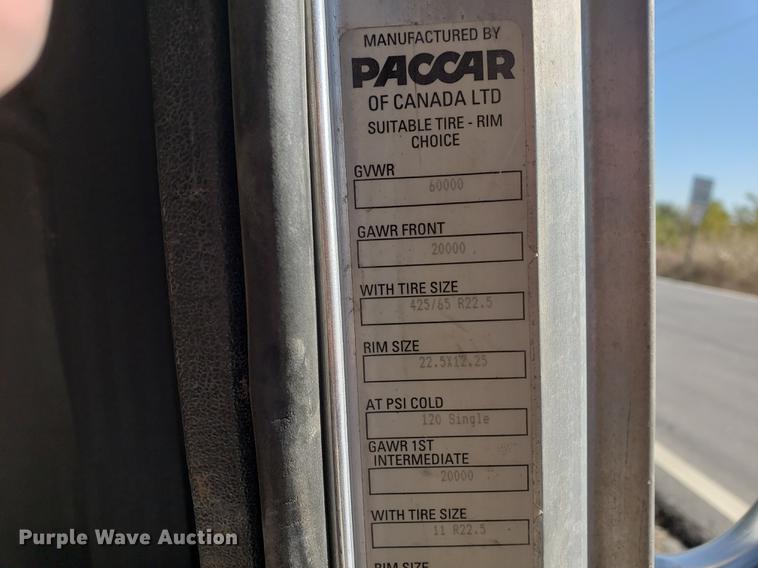 image for item DF2487 2002 Peterbilt 330 crane truck