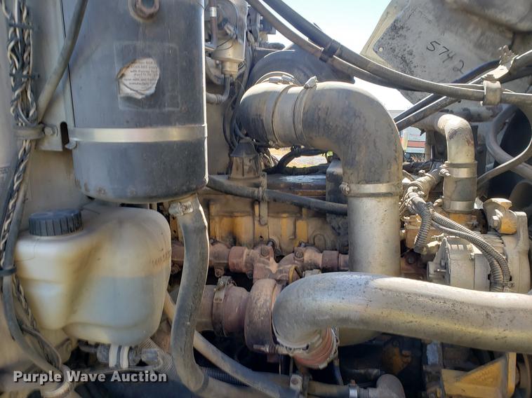 image for item DF2487 2002 Peterbilt 330 crane truck