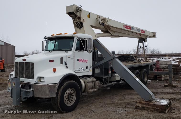 image for item DF2487 2002 Peterbilt 330 crane truck