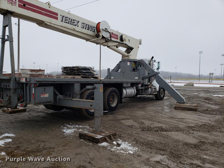 image for item DF2487 2002 Peterbilt 330 crane truck