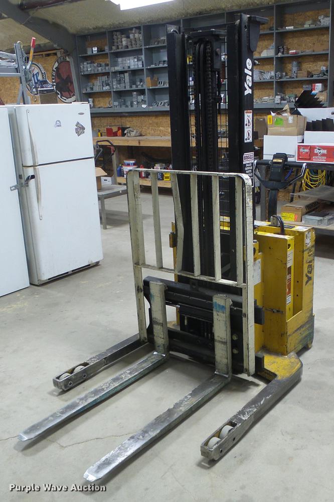 image for item DF2940 Yale MSW030SCN forklift