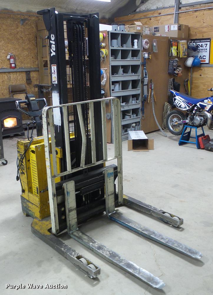 image for item DF2940 Yale MSW030SCN forklift