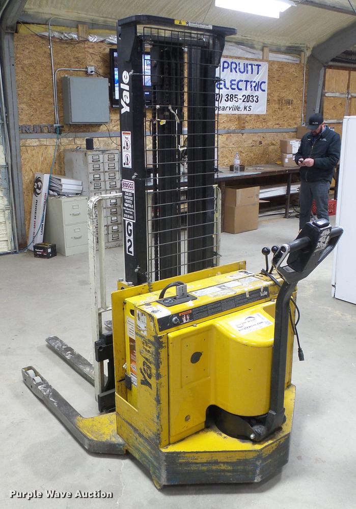 image for item DF2940 Yale MSW030SCN forklift