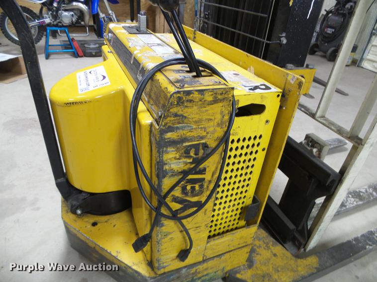 image for item DF2940 Yale MSW030SCN forklift