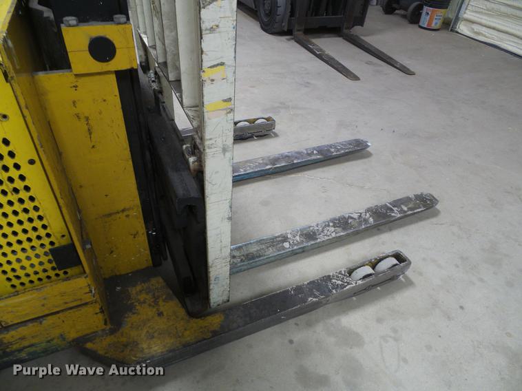 image for item DF2940 Yale MSW030SCN forklift