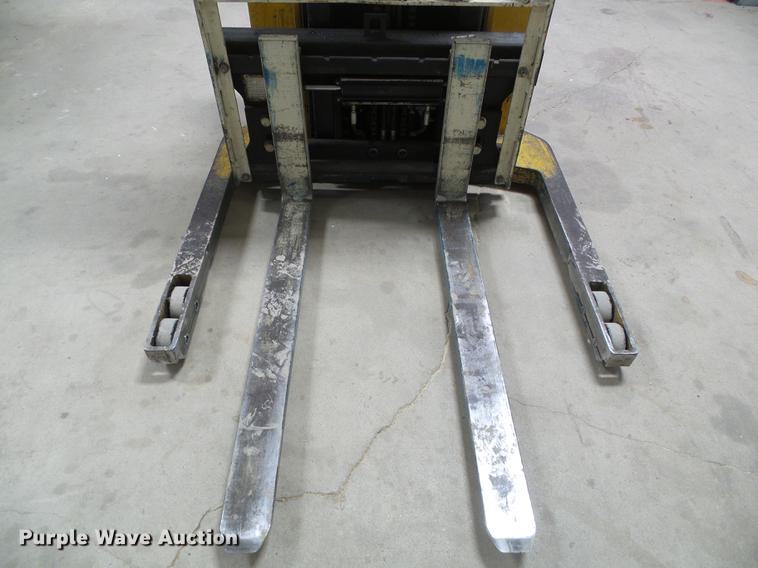 image for item DF2940 Yale MSW030SCN forklift