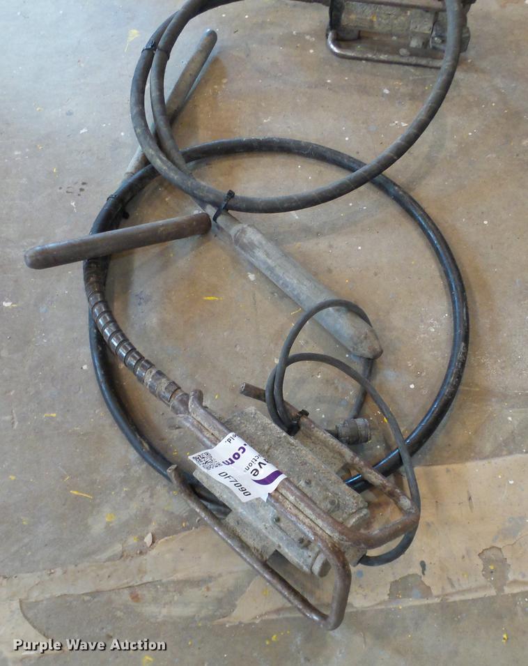 image for item DF7090 (3) concrete vibrators
