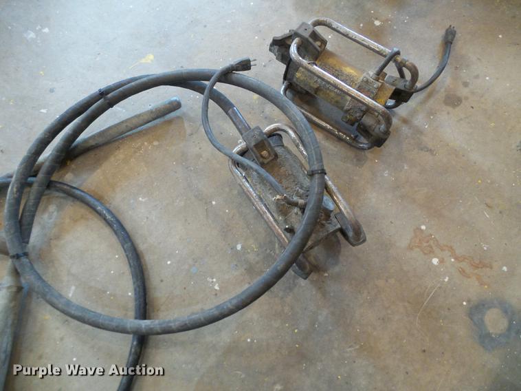 image for item DF7090 (3) concrete vibrators