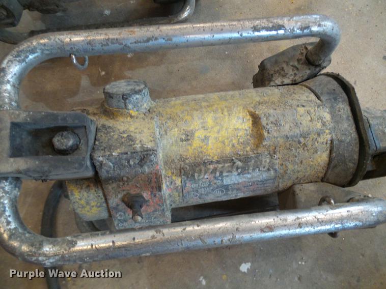 image for item DF7090 (3) concrete vibrators