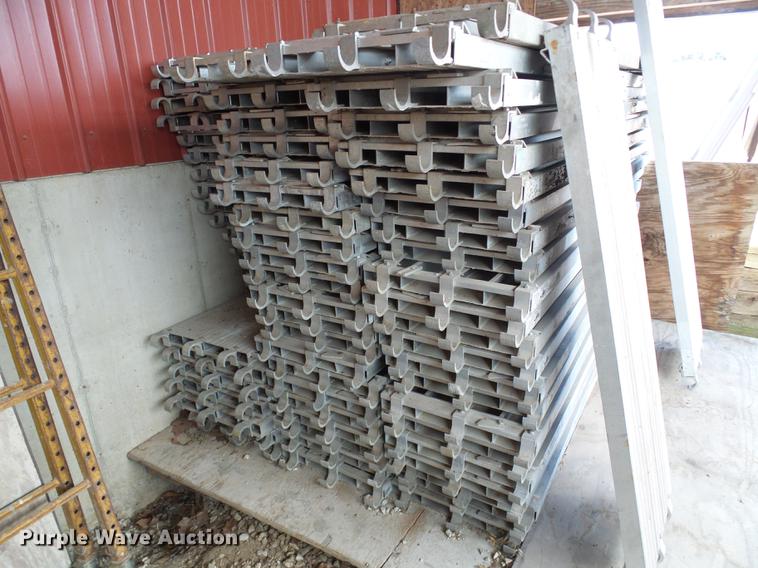 image for item DF7092 Universal Manufacturing scaffolding planks