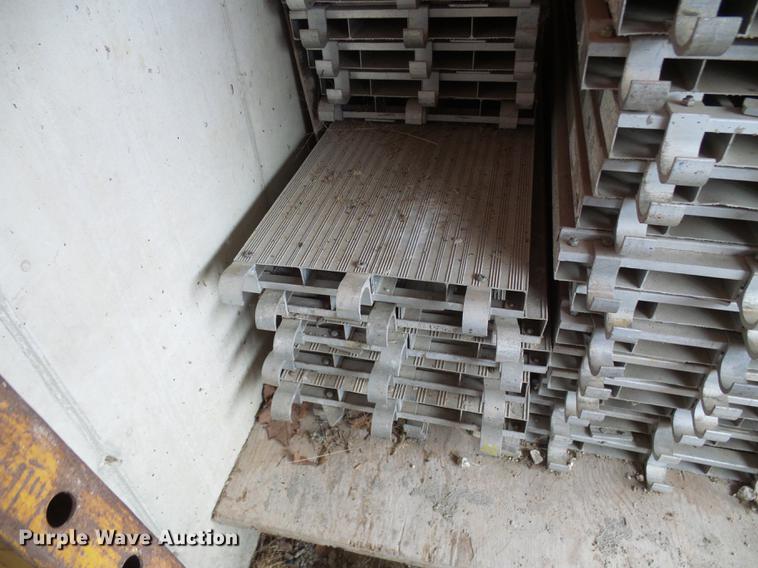 image for item DF7092 Universal Manufacturing scaffolding planks