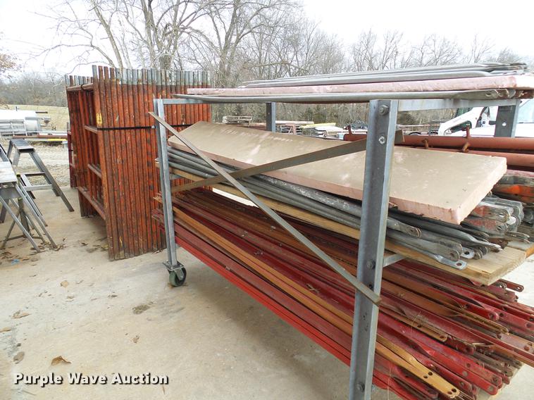 image for item DF7093 Universal Manufacturing scaffolding