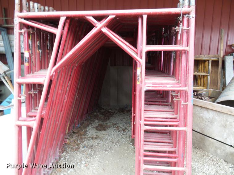 image for item DF7093 Universal Manufacturing scaffolding