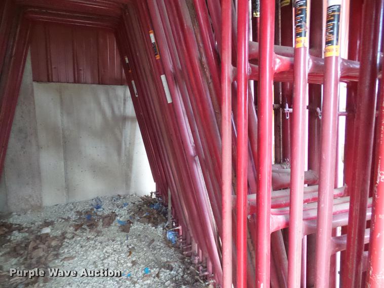 image for item DF7093 Universal Manufacturing scaffolding