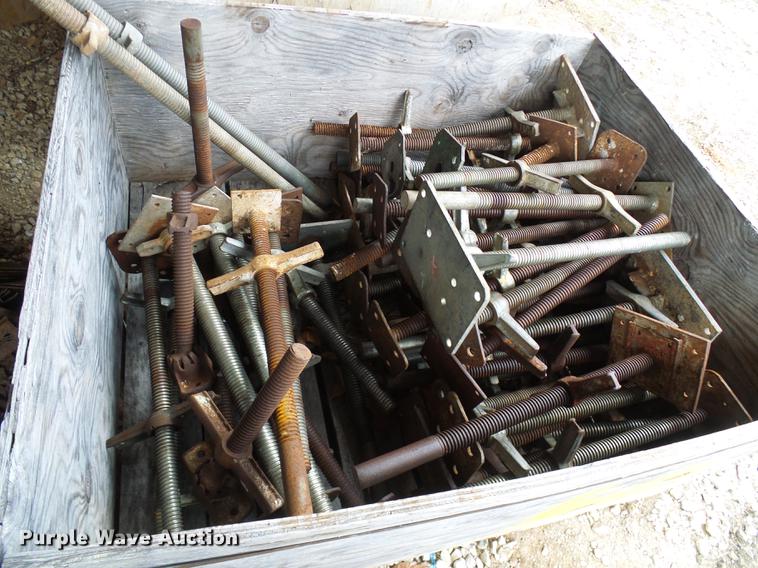 image for item DF7093 Universal Manufacturing scaffolding