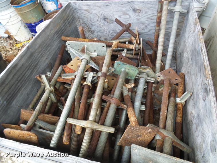 image for item DF7093 Universal Manufacturing scaffolding