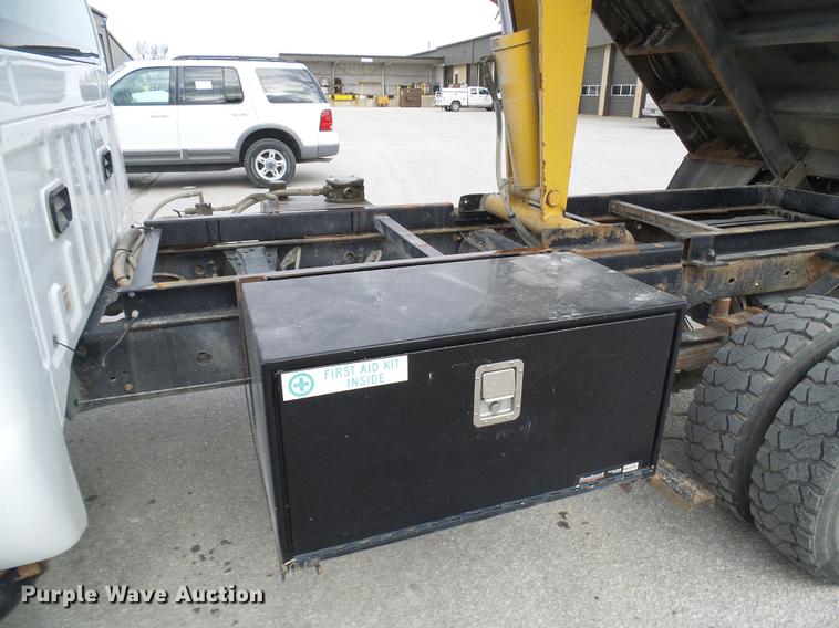 image for item DF7097 2008 Ford F550 Super Duty dump flatbed truck