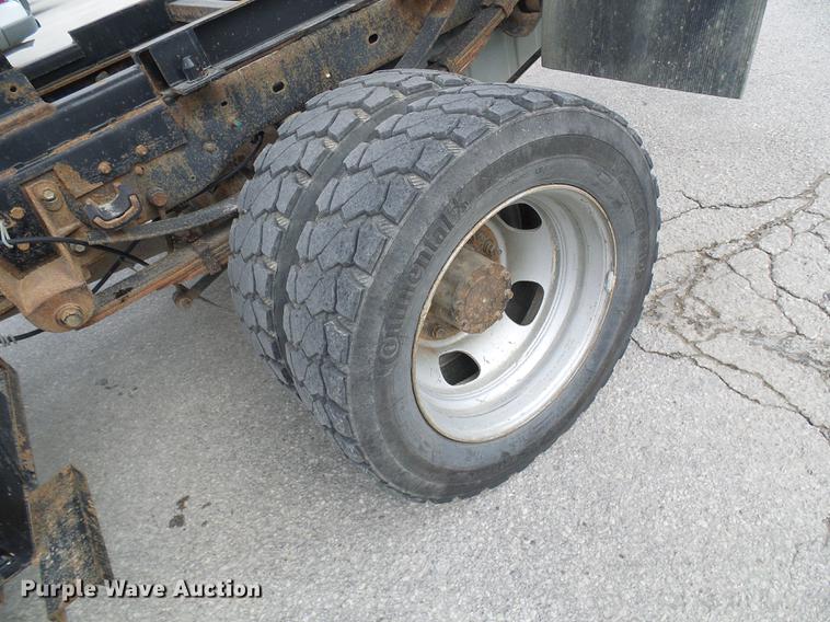 image for item DF7097 2008 Ford F550 Super Duty dump flatbed truck