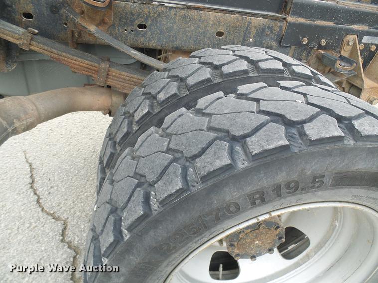 image for item DF7097 2008 Ford F550 Super Duty dump flatbed truck