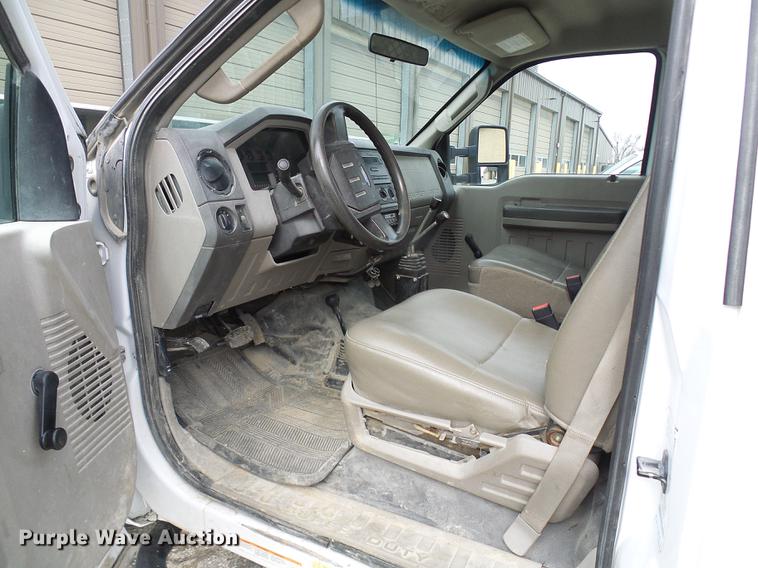 image for item DF7097 2008 Ford F550 Super Duty dump flatbed truck