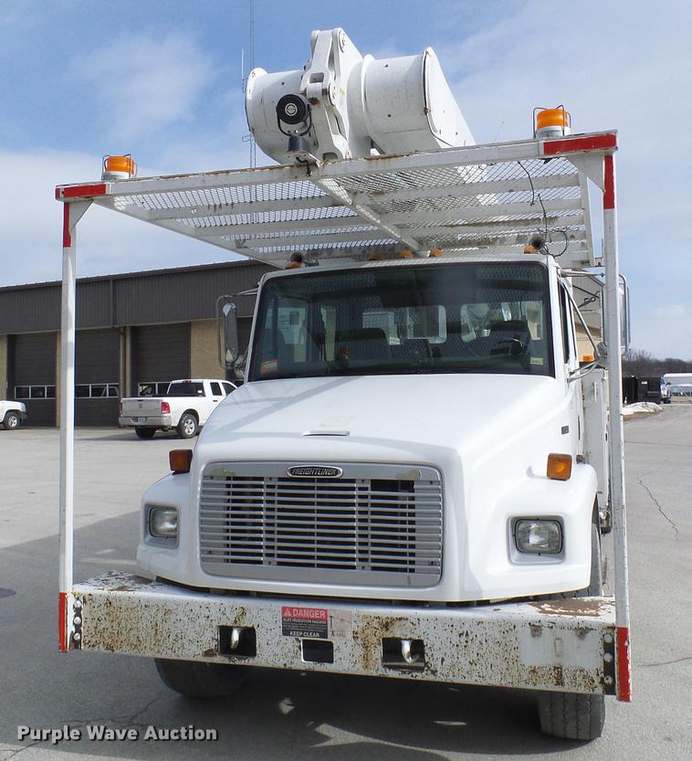 image for item DF7101 2003 Freightliner Business Class M2 bucket truck