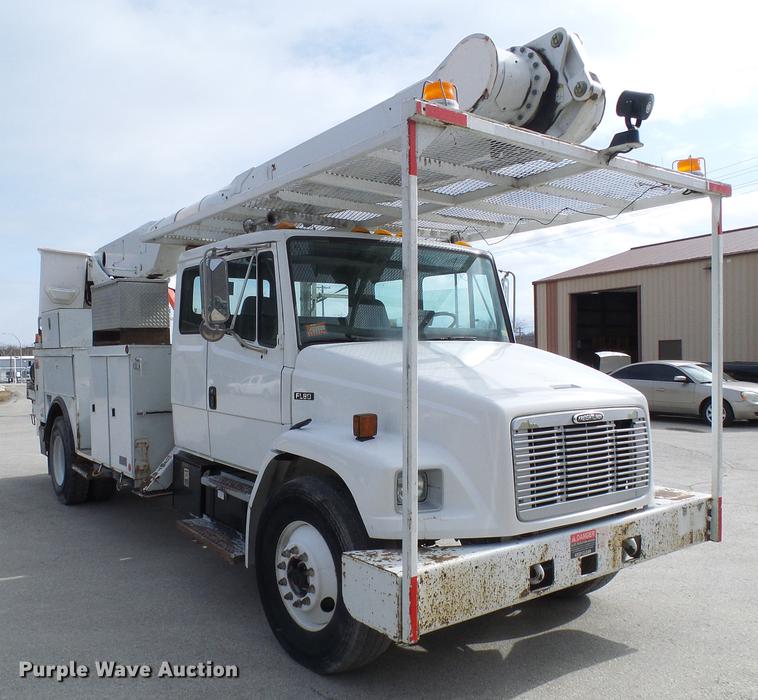 image for item DF7101 2003 Freightliner Business Class M2 bucket truck