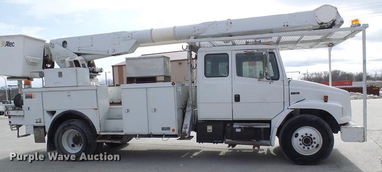 image for item DF7101 2003 Freightliner Business Class M2 bucket truck