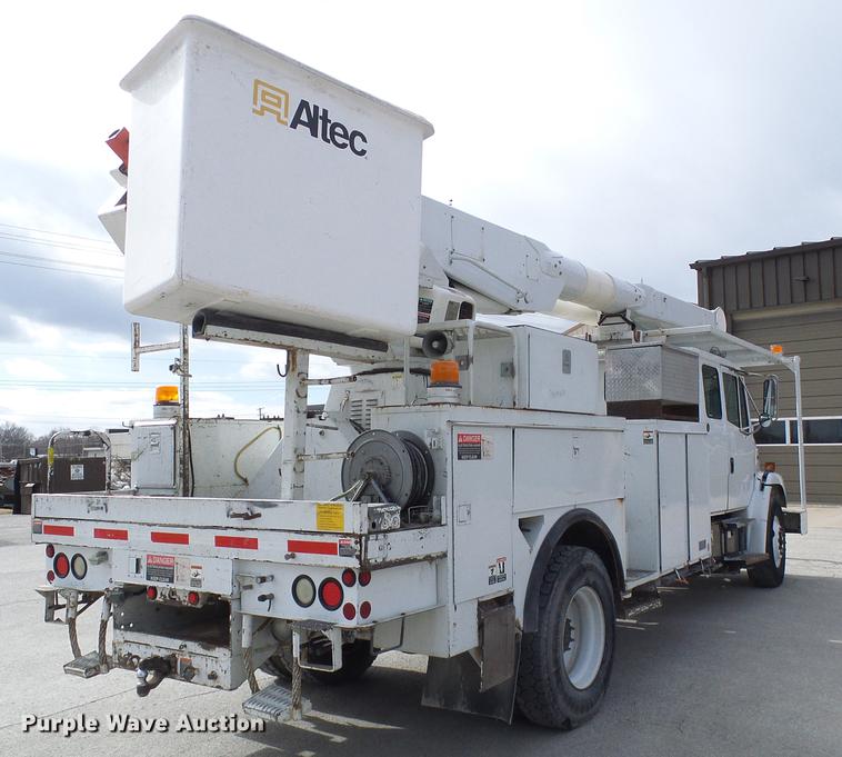 image for item DF7101 2003 Freightliner Business Class M2 bucket truck