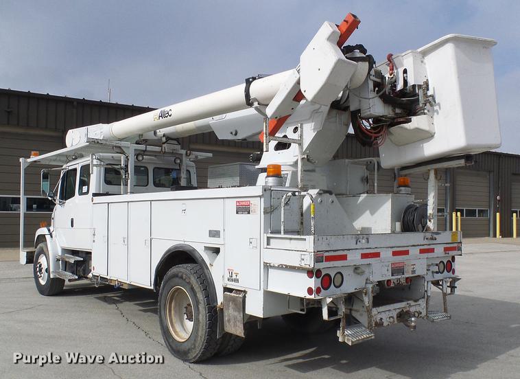 image for item DF7101 2003 Freightliner Business Class M2 bucket truck