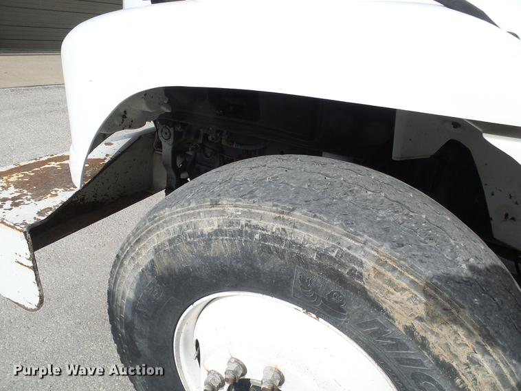 image for item DF7101 2003 Freightliner Business Class M2 bucket truck