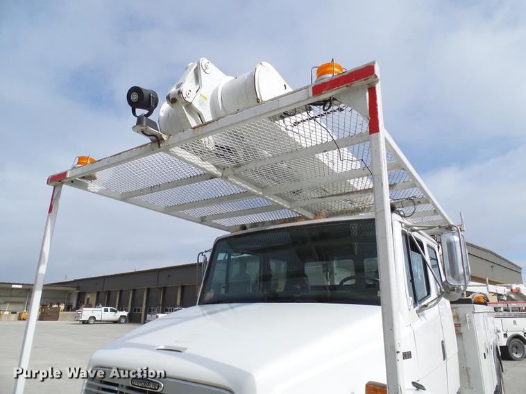 image for item DF7101 2003 Freightliner Business Class M2 bucket truck