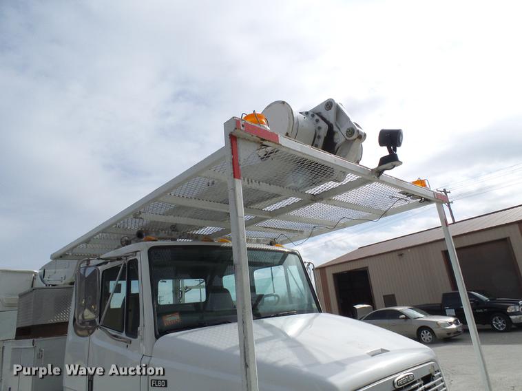 image for item DF7101 2003 Freightliner Business Class M2 bucket truck